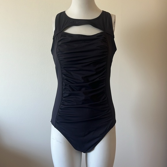 Garnet Hill Women's Black Active High-Neck One-Piece Swimsuit Size 12 - Picture 3 of 12